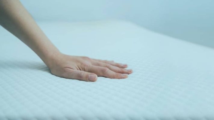 Comment choisir un matelas adapté au mal de dos